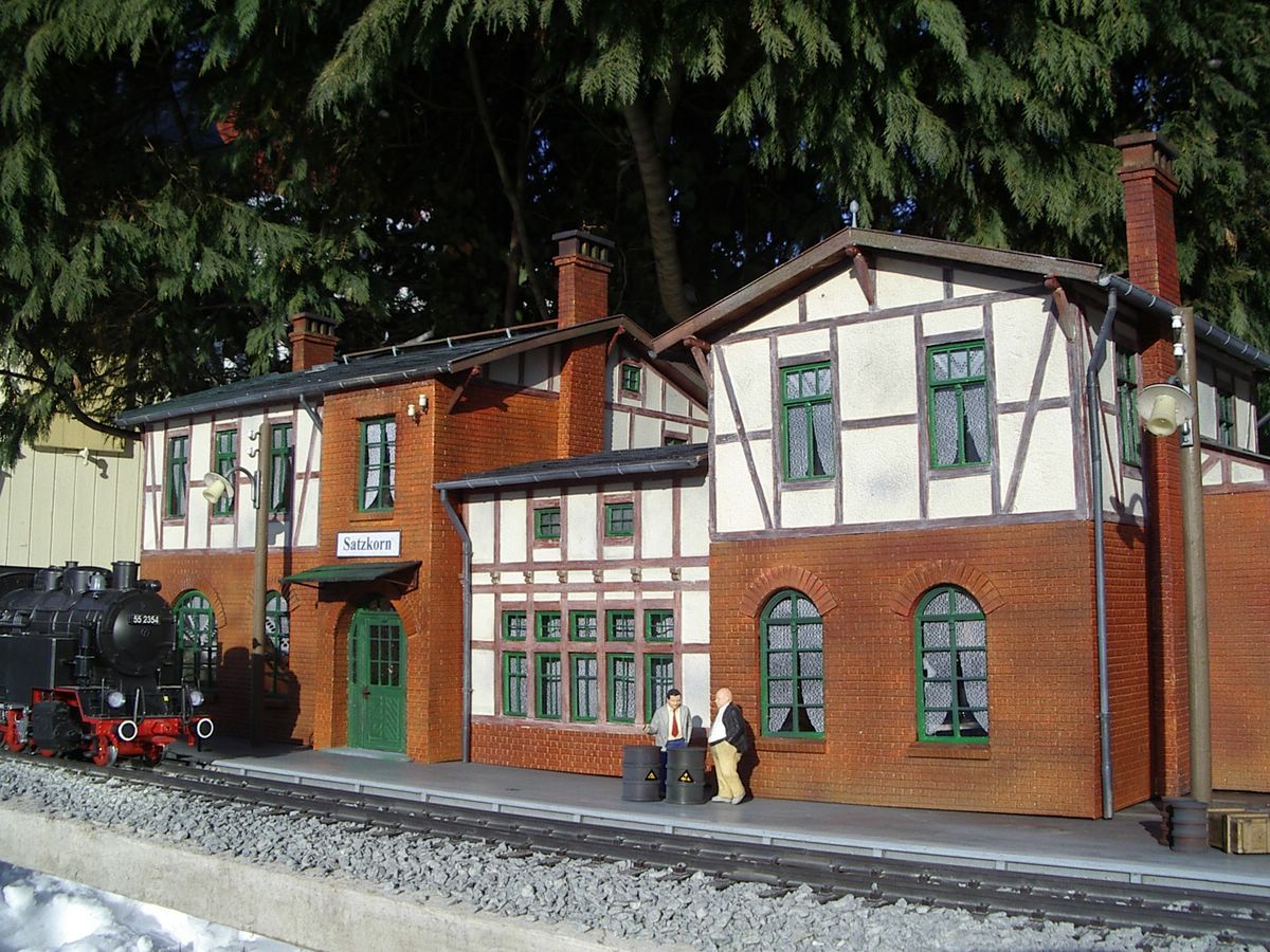 Modell Bahnhof Satzkorn - Bahnsteig Ansicht 2